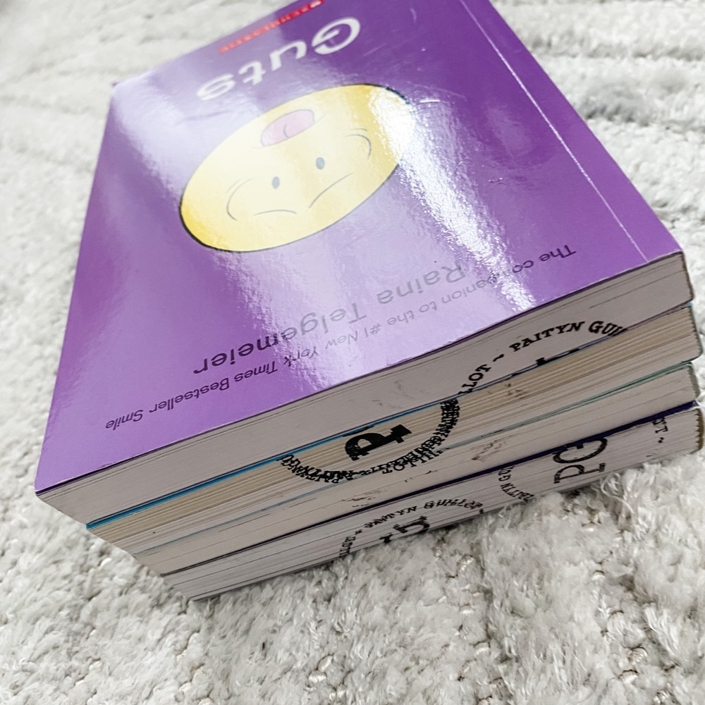 Raina Telgemeier Books - Picture 8 of 10